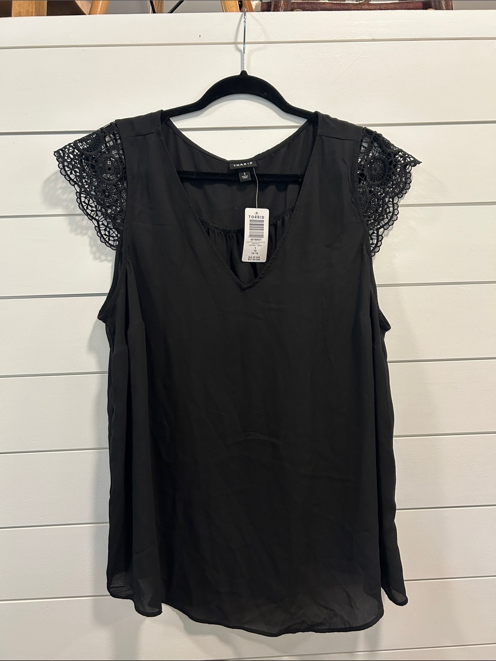 Torrid Black V-Neck Lace Sleeve